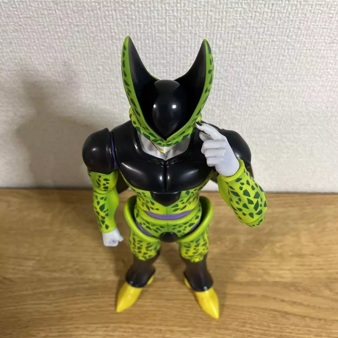 Bandai Ichiban Kuji Perfect Cell Figure Prize A Dragon Ball Duel to the Future US Ship