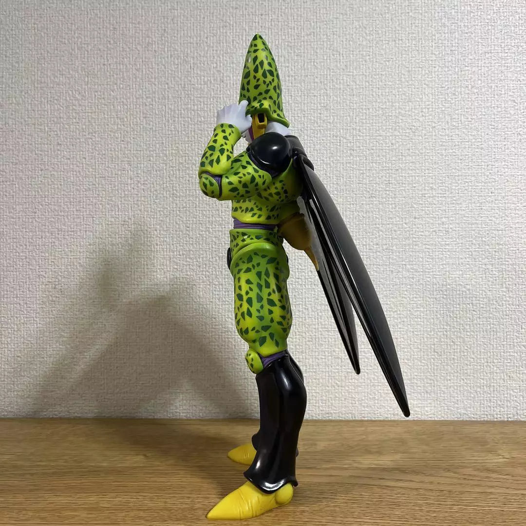 Bandai Ichiban Kuji Perfect Cell Figure Prize A Dragon Ball Duel to the Future US Ship