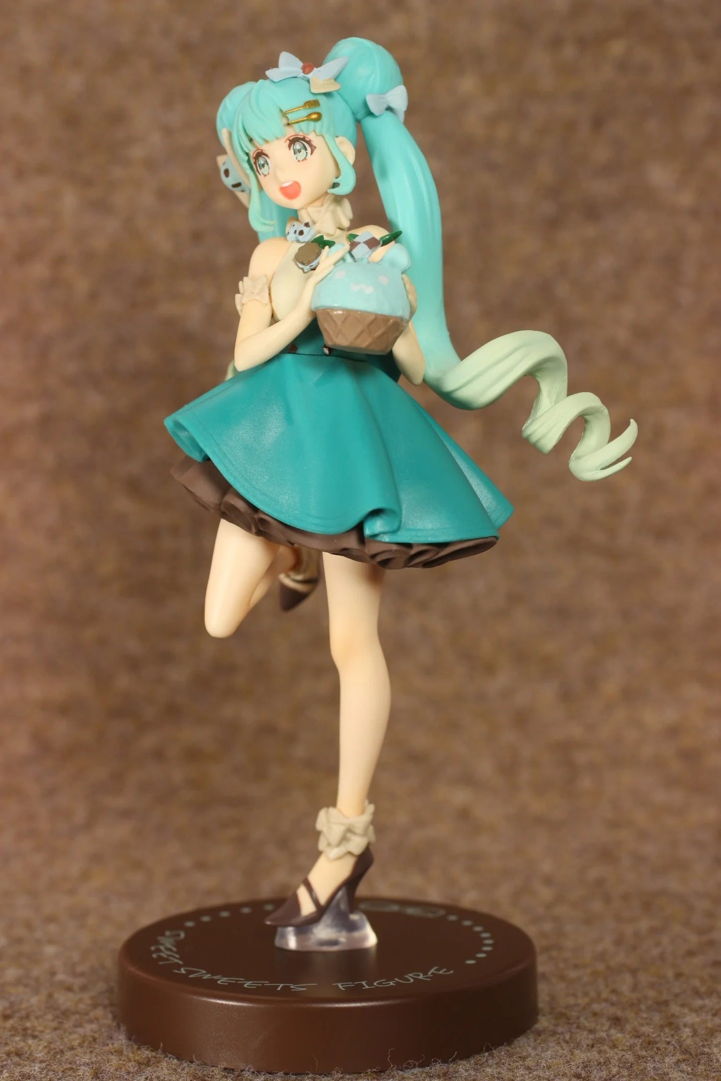 FuRyu Hatsune Miku SweetSweets Series Figure - Choco Mint -