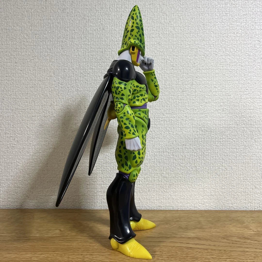 Bandai Ichiban Kuji Perfect Cell Figure Prize A Dragon Ball Duel to the Future US Ship