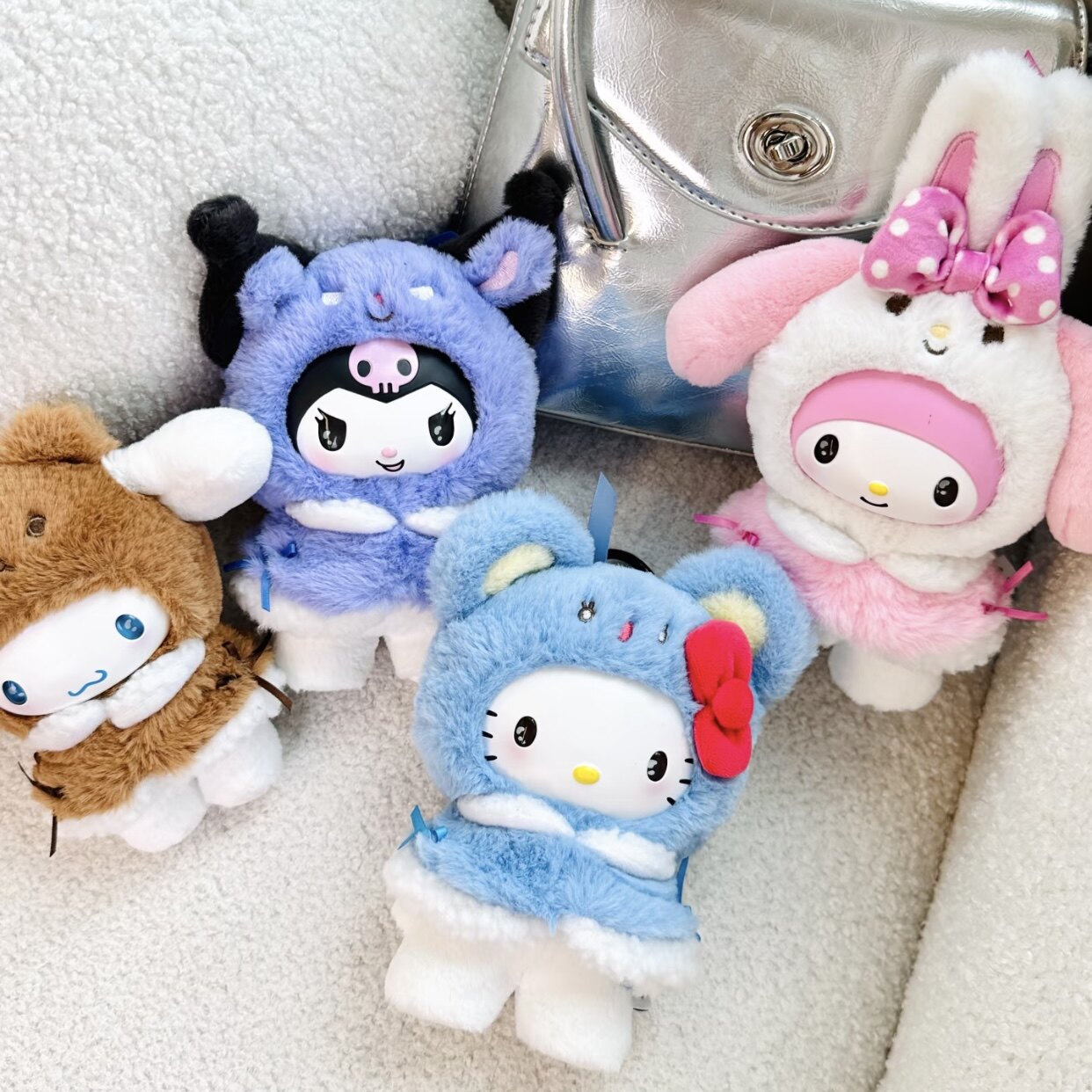 MINISO Sanrio Little Cape Vinyl Plush Pendant Blind Box Keychain (1pc) / Sealed Case 8