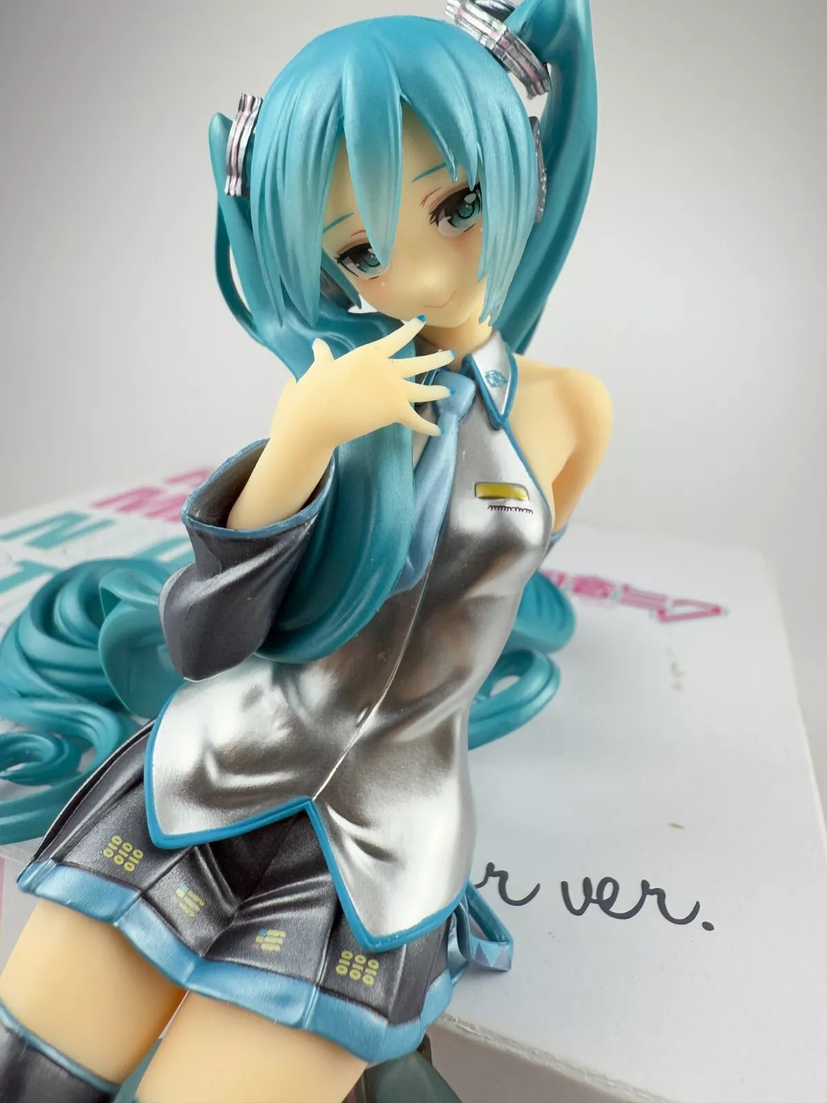Hatsune Miku - Noodle Stopper Figure - Pearl Color Ver. | FuRyu Official Licensed Collectible