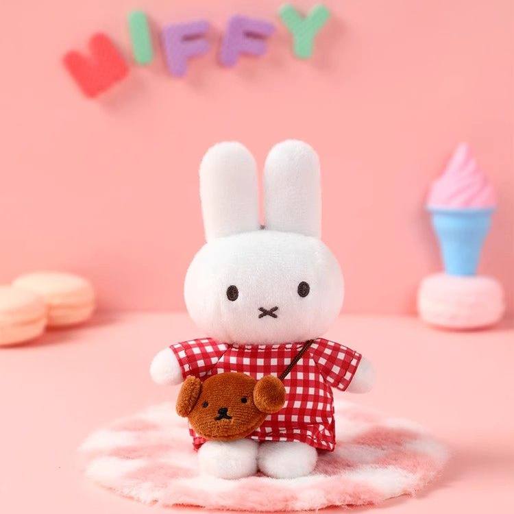 VIPO x Miffy Travel Plush Keychain Blind Box 13cm Mystery (Single/Case 6)