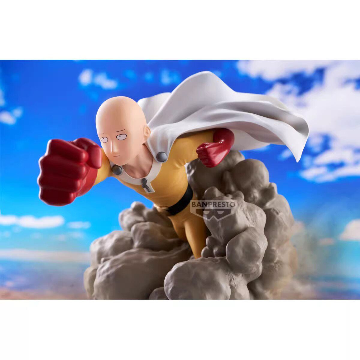 Banpresto One Punch Man Saitama Flying Punch Figure