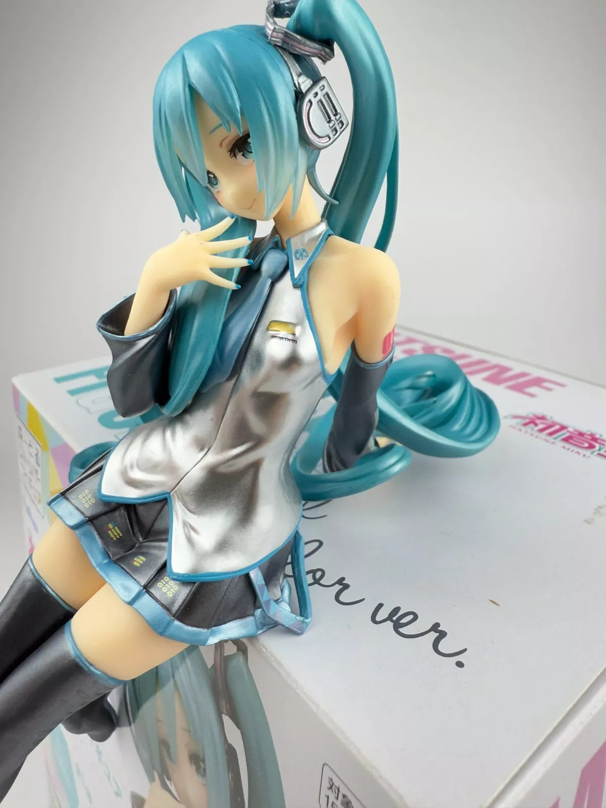 Hatsune Miku - Noodle Stopper Figure - Pearl Color Ver. | FuRyu Official Licensed Collectible