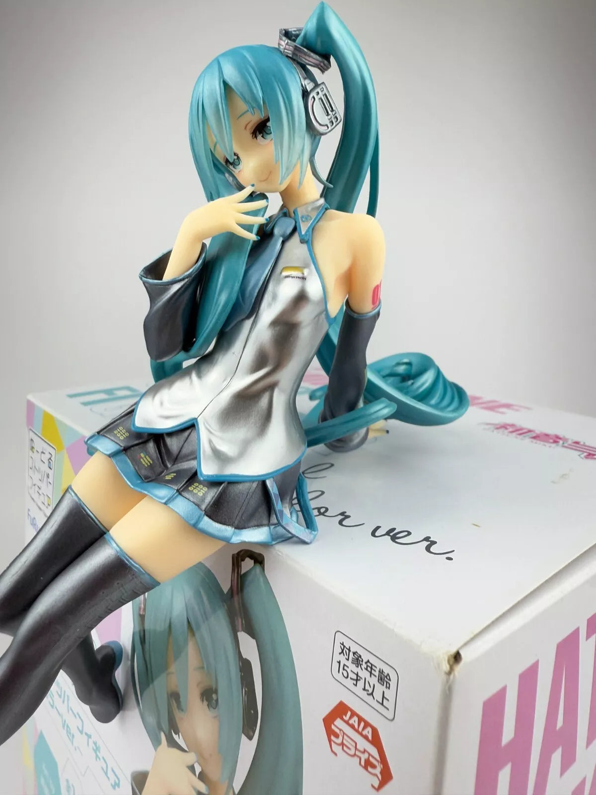 Hatsune Miku - Noodle Stopper Figure - Pearl Color Ver. | FuRyu Official Licensed Collectible