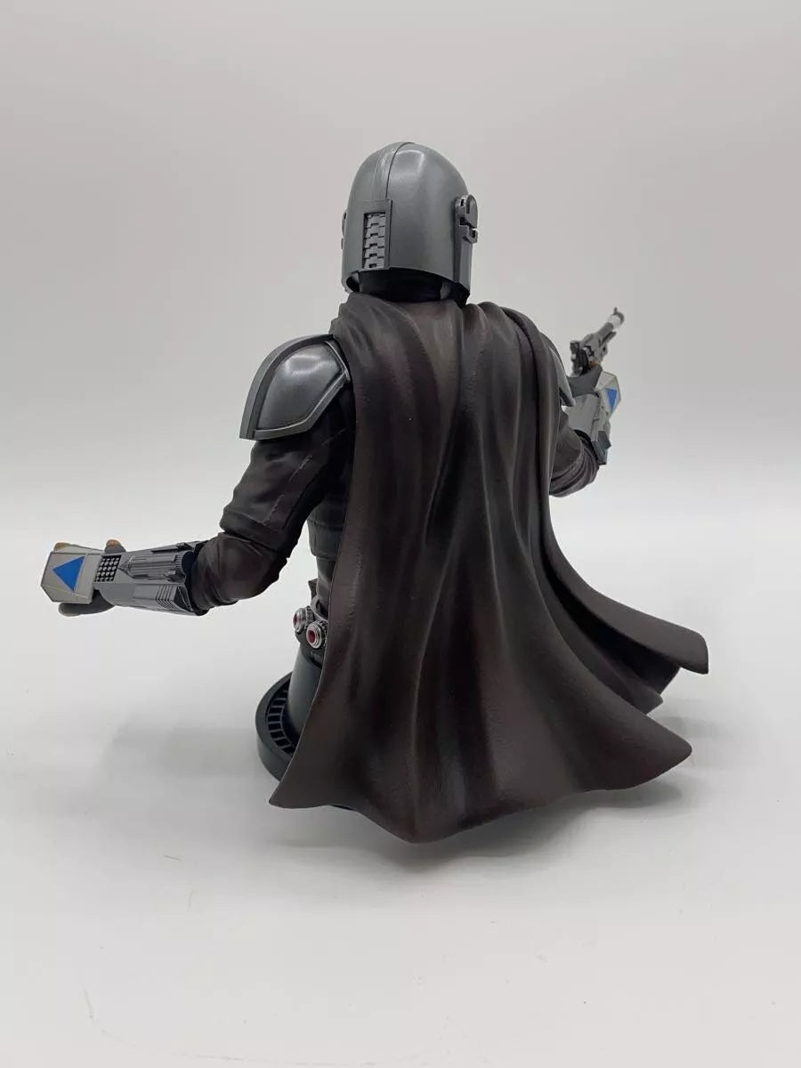 The Mandalorian Bust Up Statue - Star Wars A Prize (Sunny Side Up)