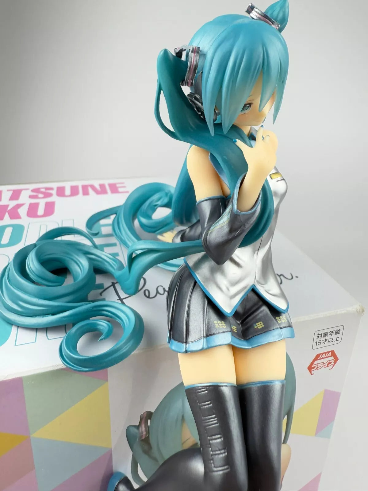 Hatsune Miku - Noodle Stopper Figure - Pearl Color Ver. | FuRyu Official Licensed Collectible